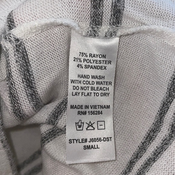 Soft S turtleneck longsleeve - Picture 2 of 2